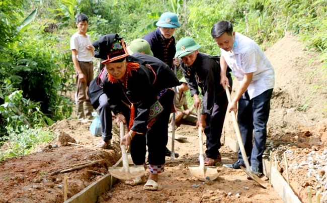 THỜI SỰ 12H TRƯA 3/8/2023: Gần 13.500 hộ dân Yên Bái hiến đất, hoa màu với tổng giá trị hơn 623 tỷ đồng, ủng hộ chủ trương xây dựng “những con đường hạnh phúc”. 